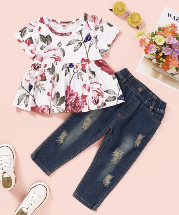 Floral Print Blouse With Ripped Jeans
