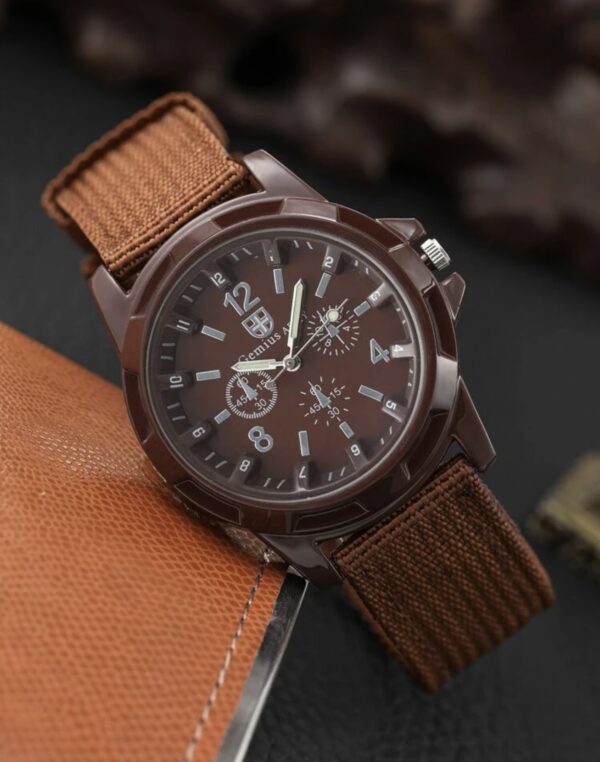 Round Pointer Quartz Watch & 3pcs Bracelet - Image 4
